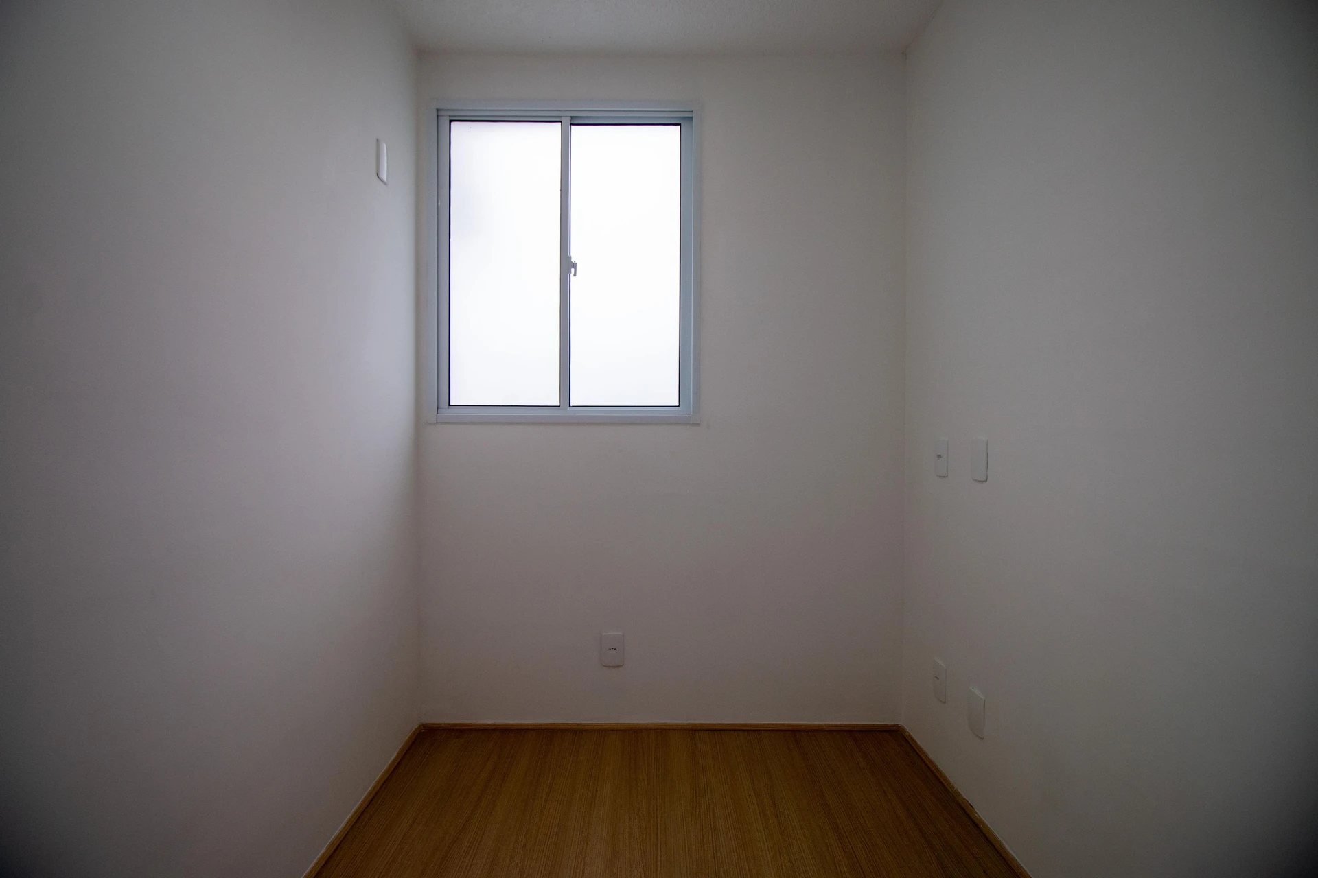 2-bedroom apartment in a building with a gym — photo 15