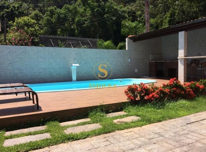 450 m² house with 4 en-suites and balcony grill — photo 3