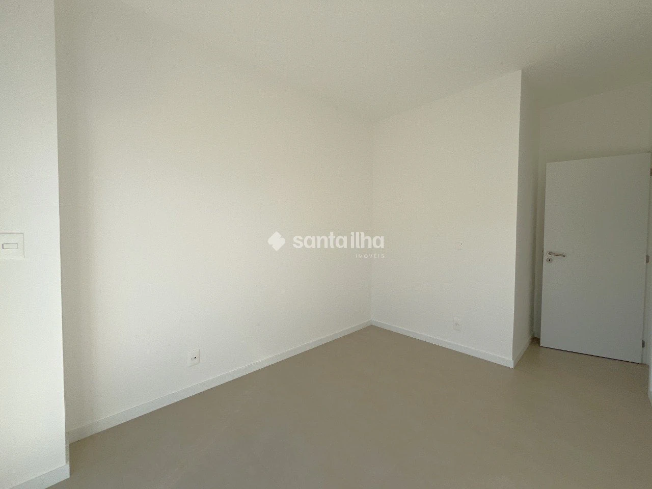 Вид на воду та 3 спальні: квартира 192 м² — photo 27