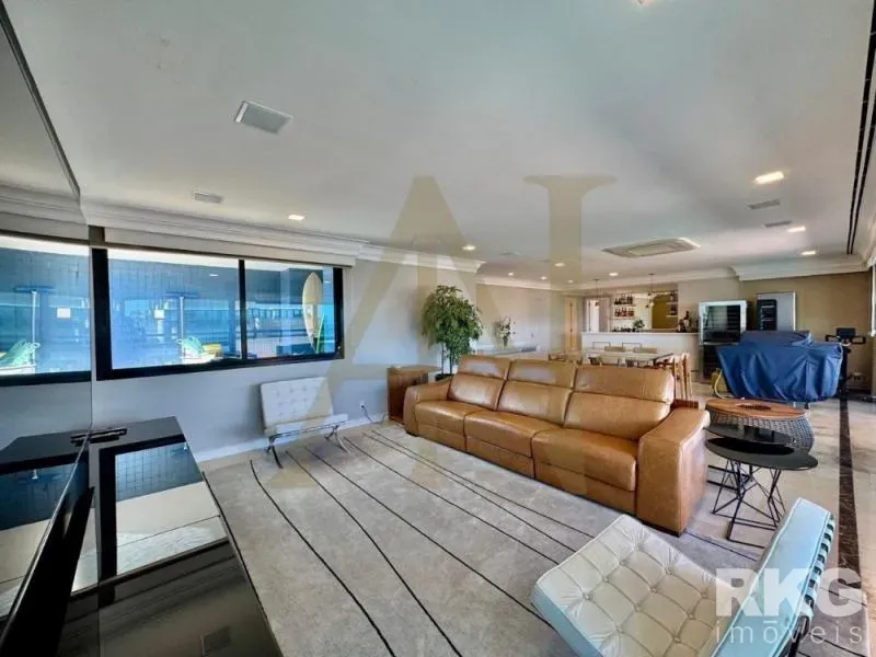 Furnished apartment with 4 bedrooms and water and city views — photo 16