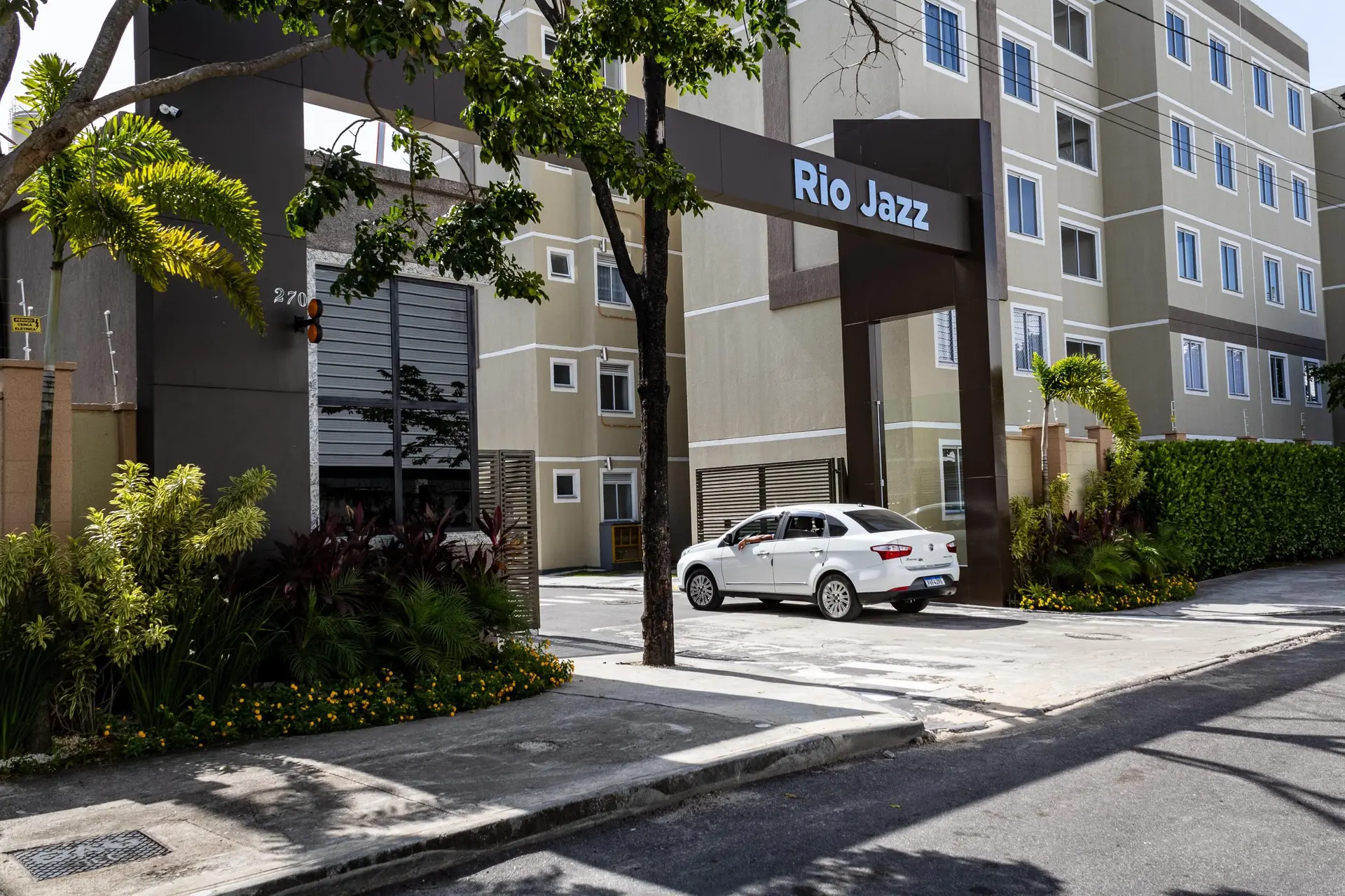 Apartment with 2 bedrooms and an open-plan kitchen — photo 22