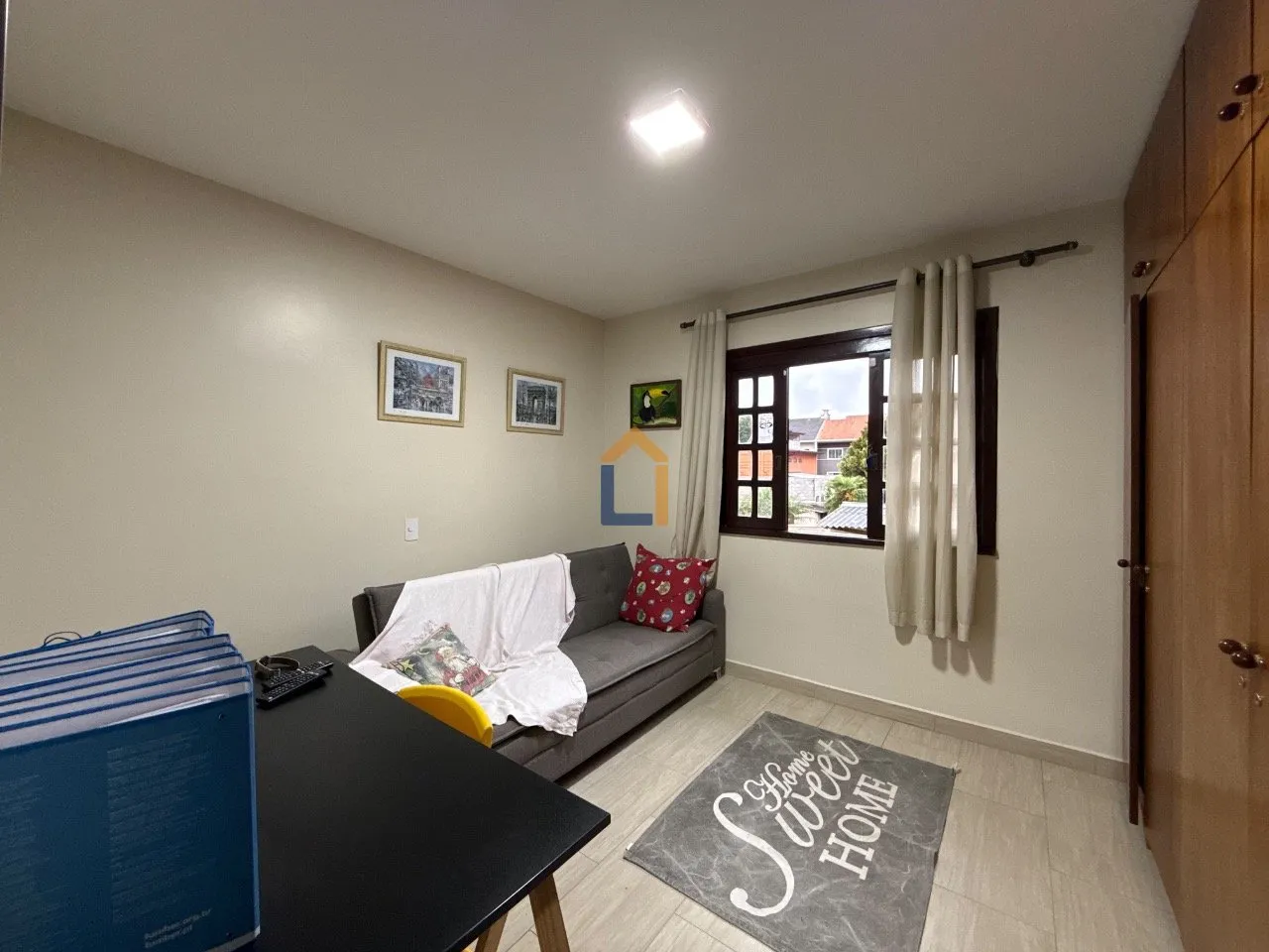 3-bedroom house with a home office — photo 15
