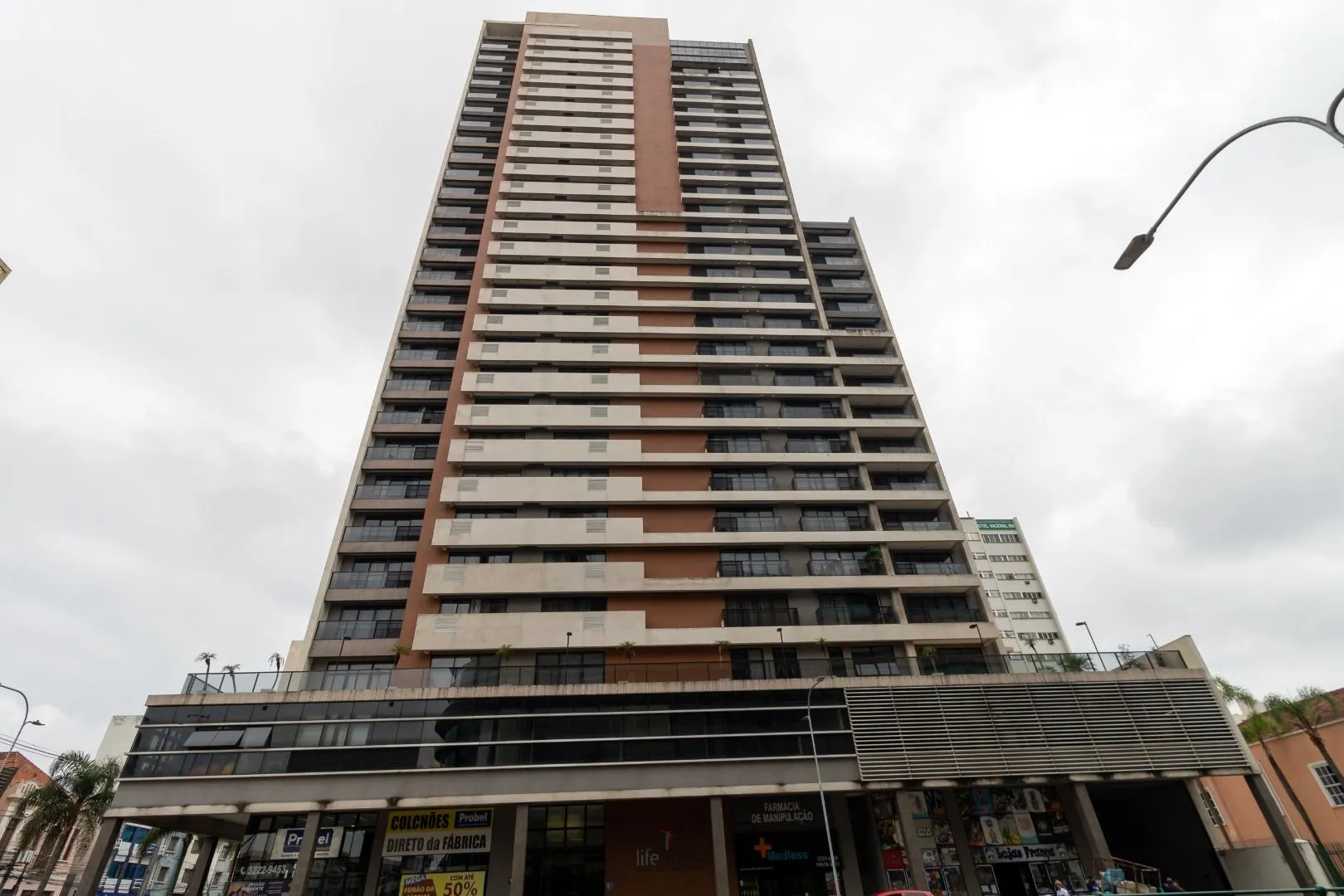 Furnished 1-bedroom apartment with balcony — photo 24