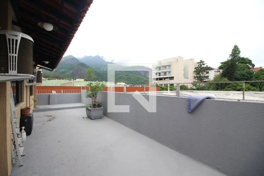 Rental penthouse with 4 bedrooms and terrace — photo 37