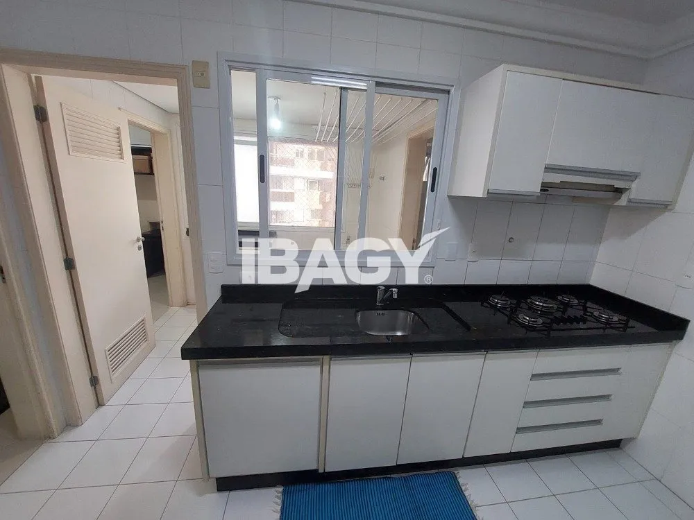 Затишна мебльована квартира з 3 спальнями та кухнею — photo 11