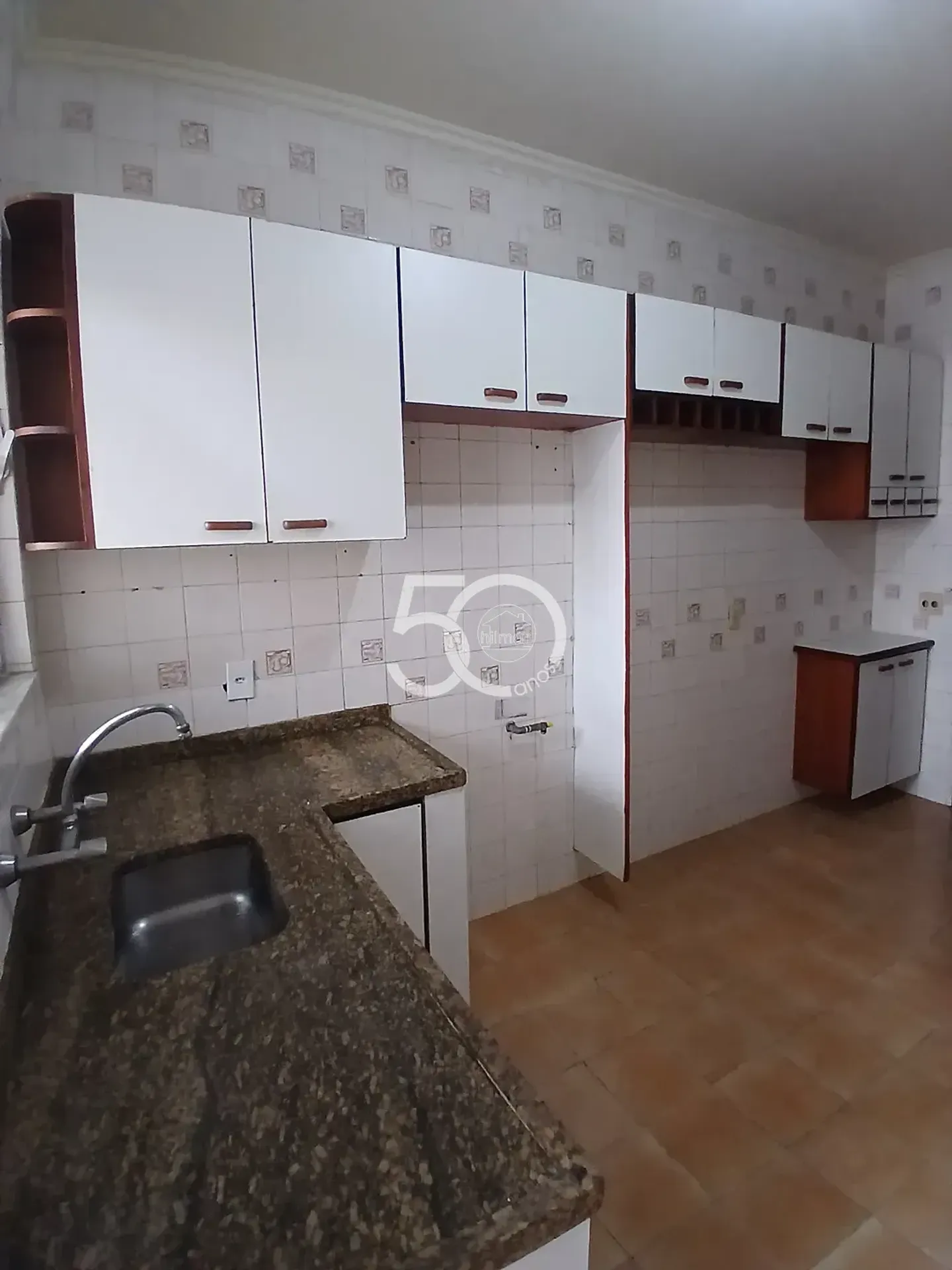 Apartamento sem mobília com 2 quartos e varanda — photo 26