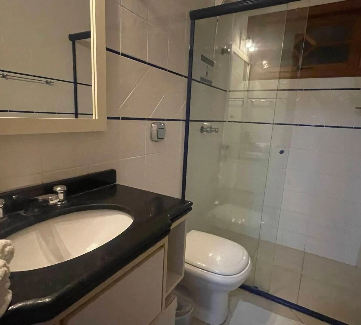 232 m² house with a walk-in closet and a bathtub — photo 33