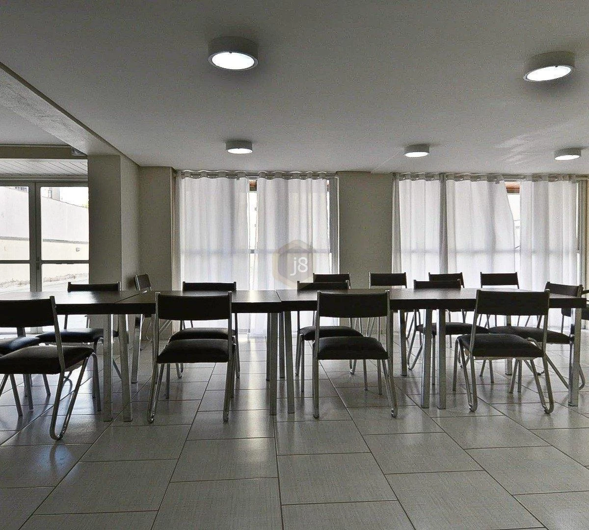 Unfurnished 1-bedroom apartment with 81 m² and parking — photo 23