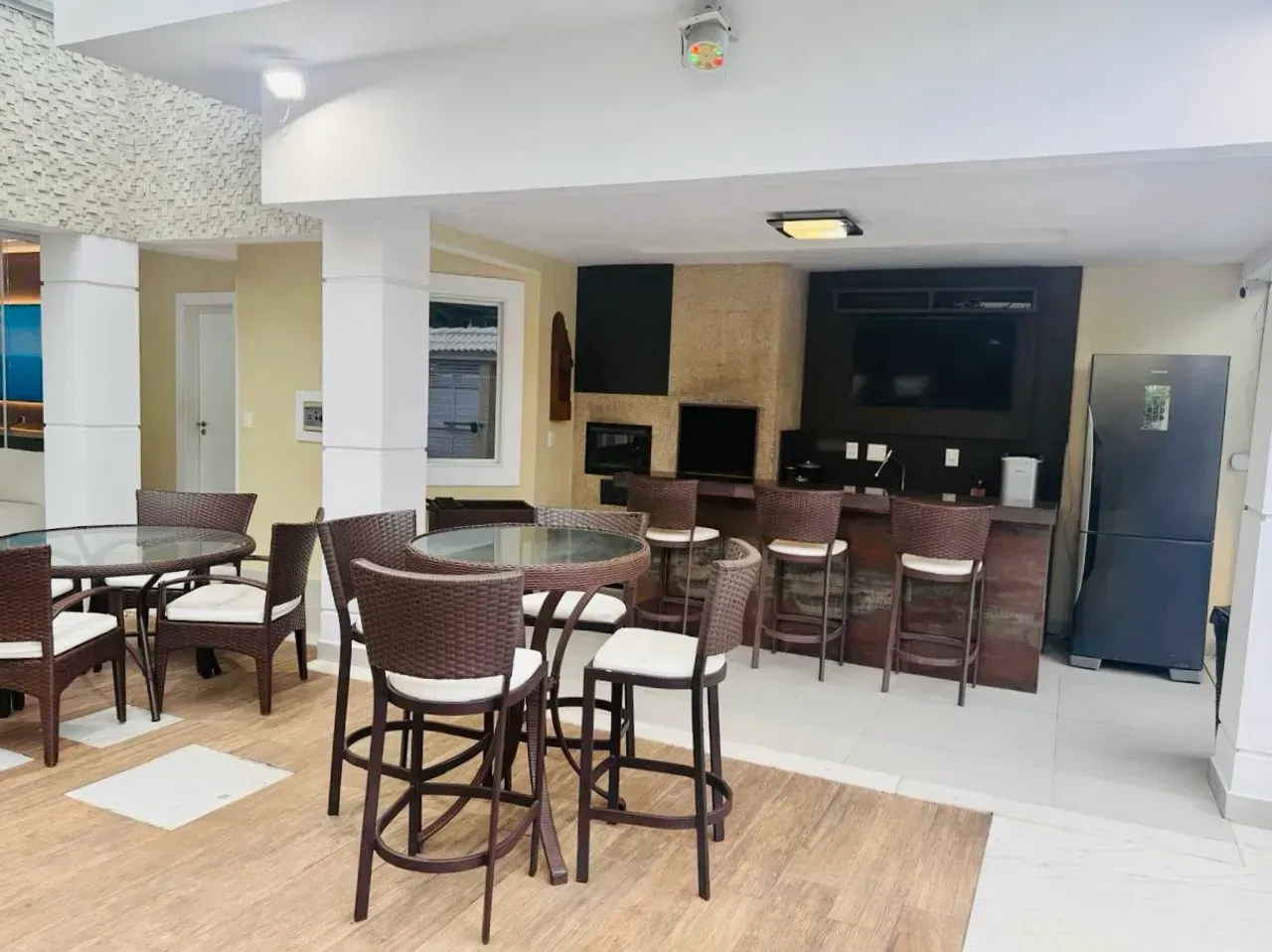 Casa mobiliada com cozinha integrada e 5 suítes — photo 8