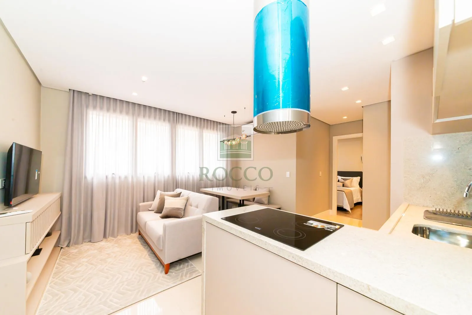 Furnished 1-bedroom apartment with an open kitchen — photo 24