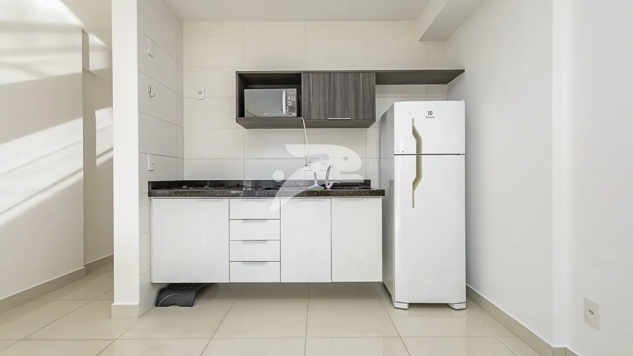 1-bedroom apartment with a balcony and fitted kitchen — photo 6