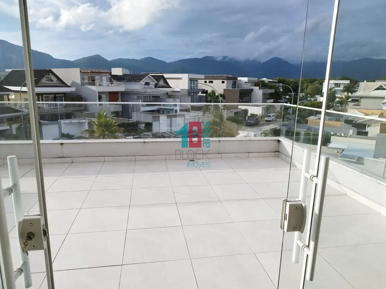 Casa de condomínio com 5 quartos e 5 suítes — photo 6