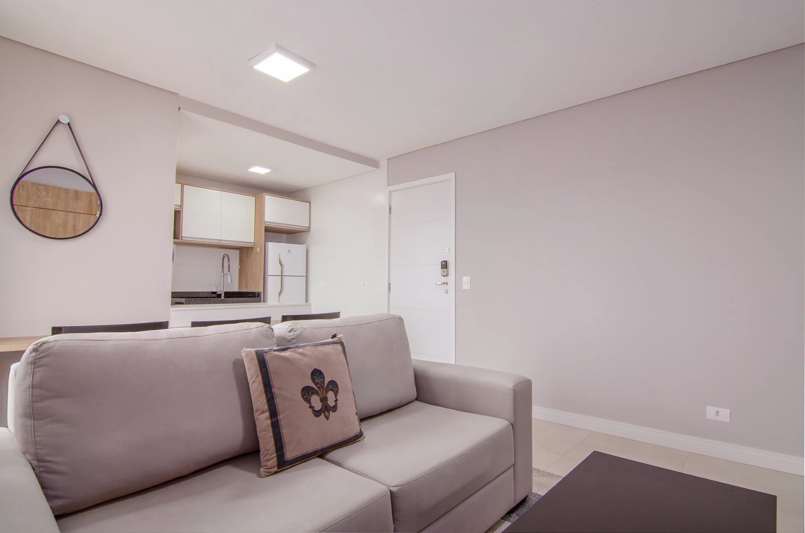 One-bedroom apartment with a washing machine in Curitiba — photo 5