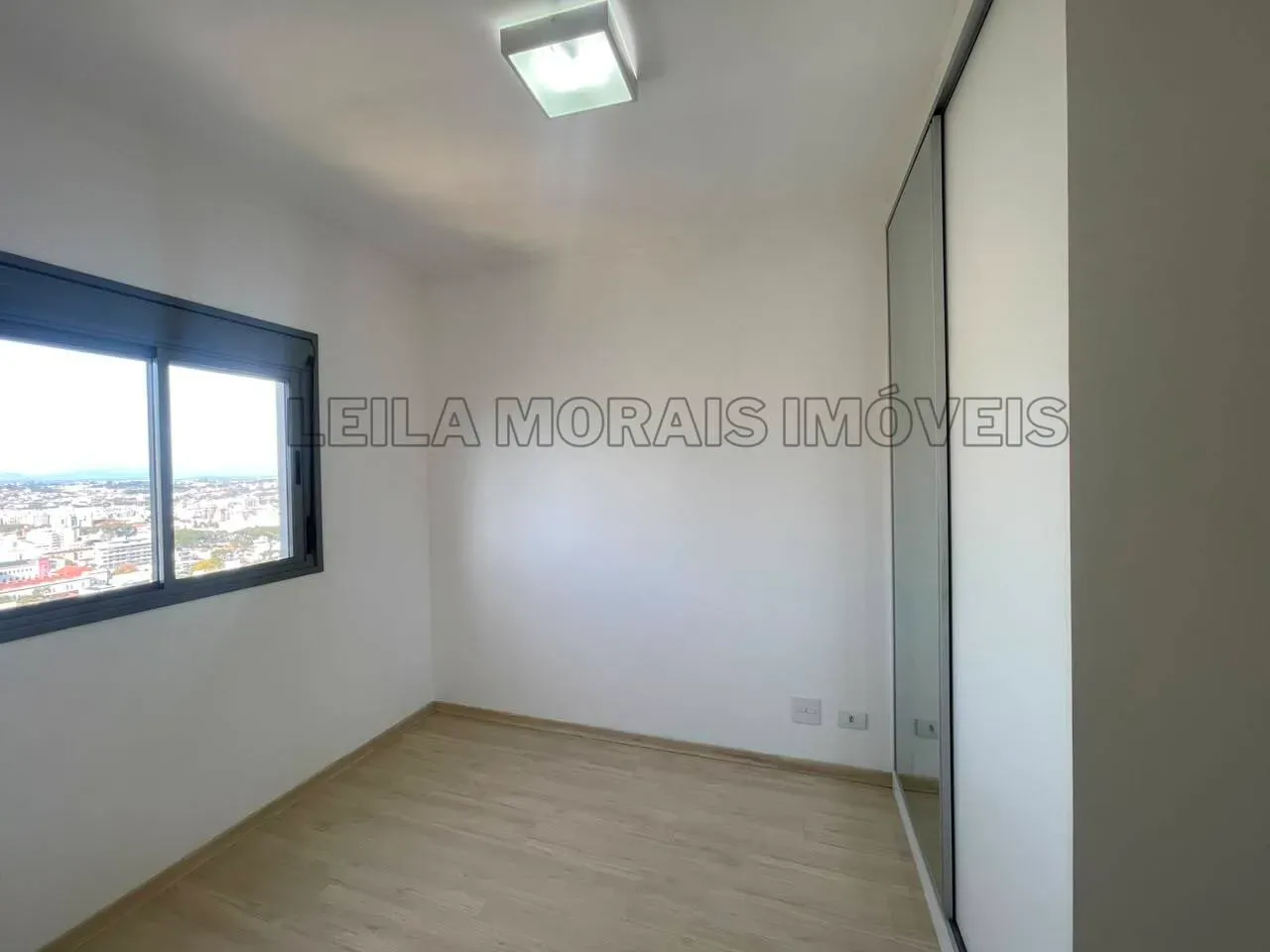 Apartment with 3 bedrooms, 5 bathrooms and open-plan kitchen — photo 17