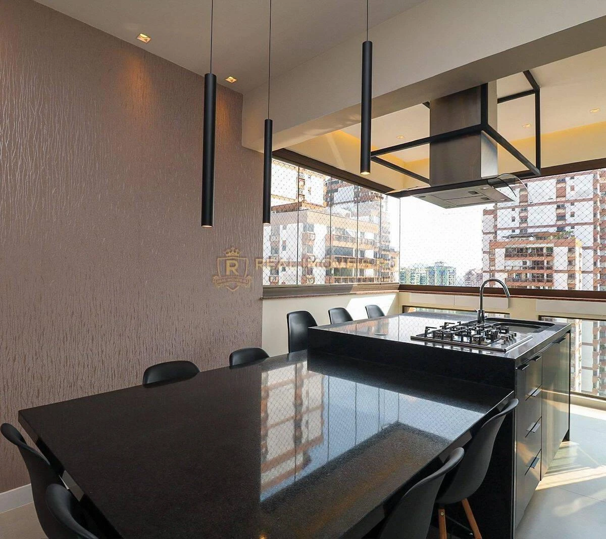 Furnished 1-bedroom apartment with city views — photo 6