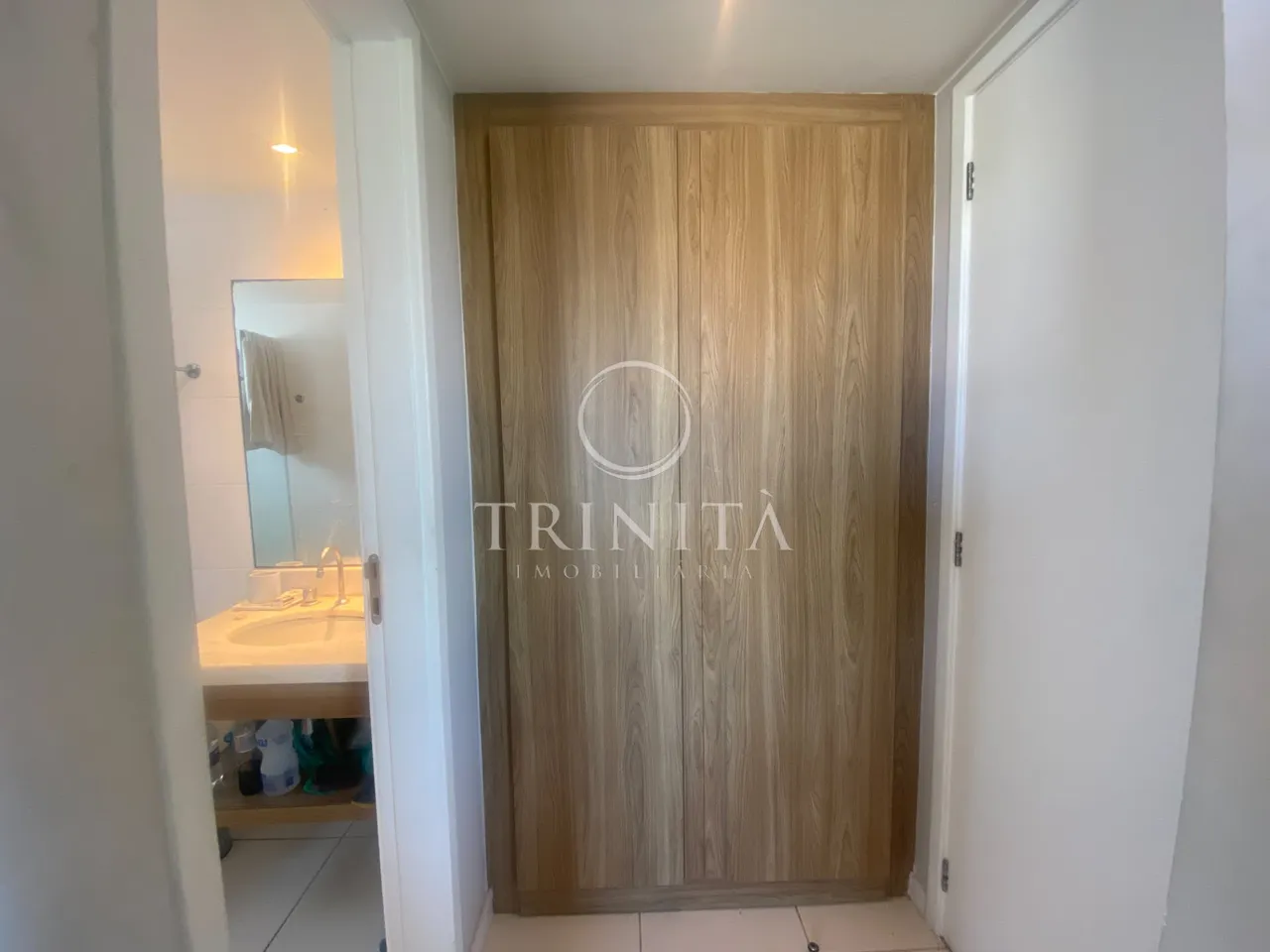 1-bedroom apartment with glass shower and 25 m² — photo 21