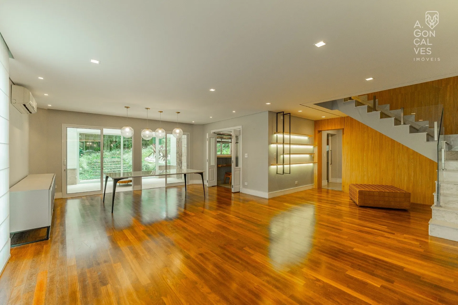 House with 4 bedrooms and 5 bathrooms, 5 parking spots — photo 4