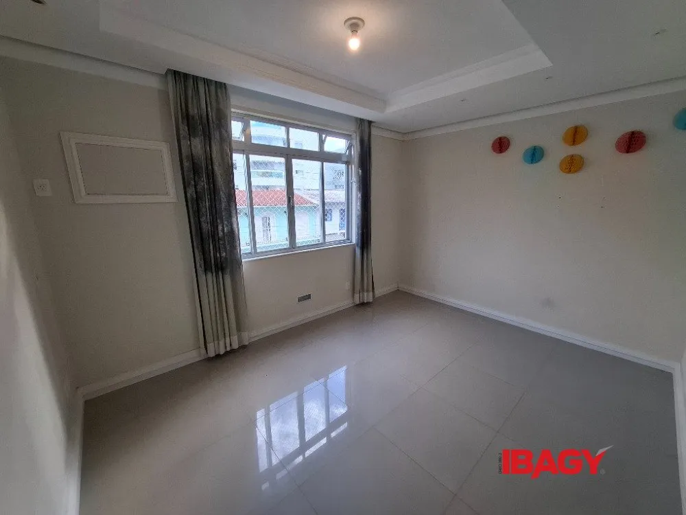 Apartamento sem mobília com 2 quartos e 107 m² — photo 7