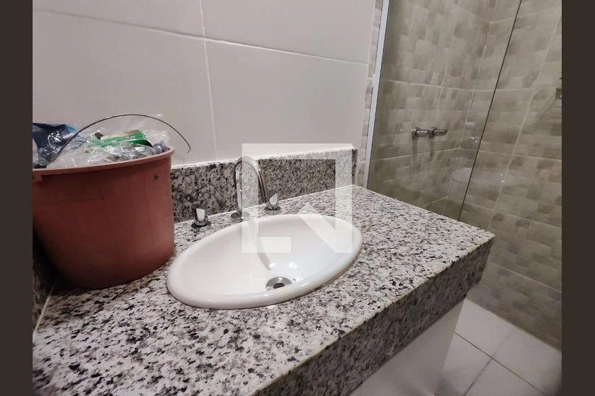 Rental apartment with 4 en-suite bedrooms and 350 m² — photo 43