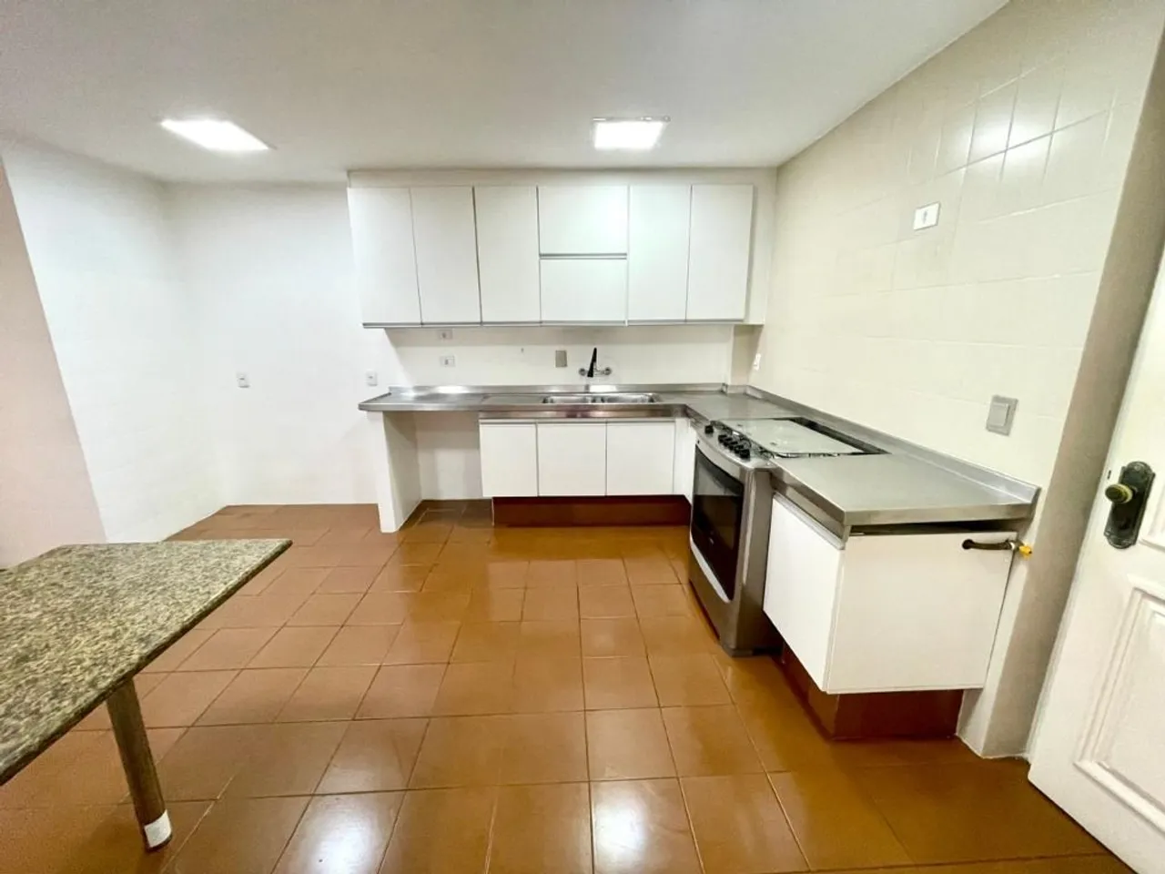 3-bedroom 3-bath apartment with 250 m² and 3 parking — photo 13