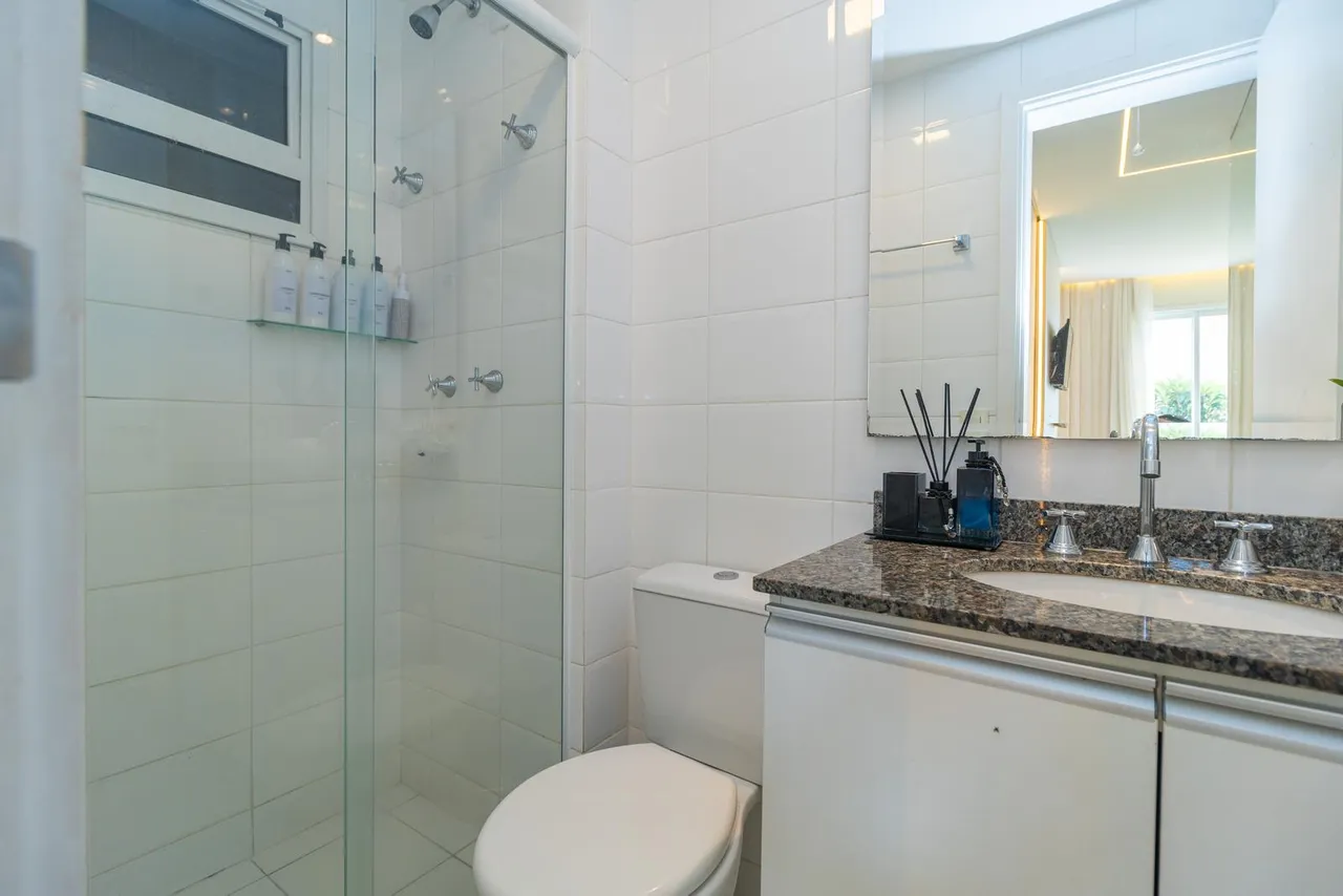 Furnished 3-bedroom apartment with gas stove kitchen — photo 9