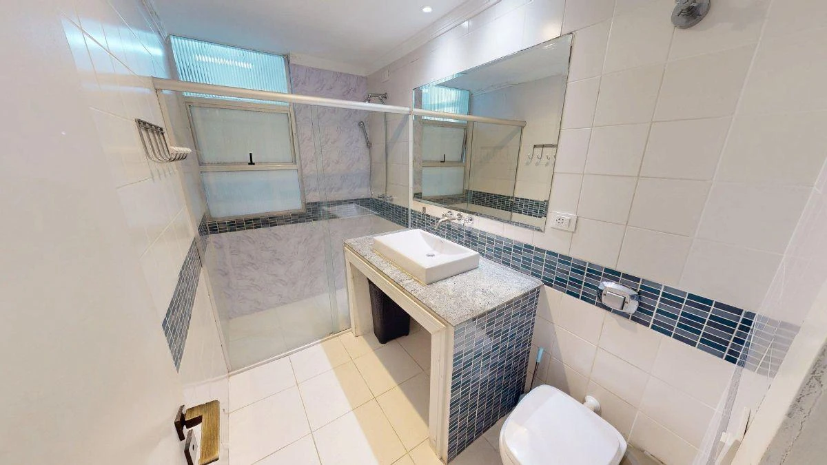 91 m² apartment with a home office and a washing machine — photo 8