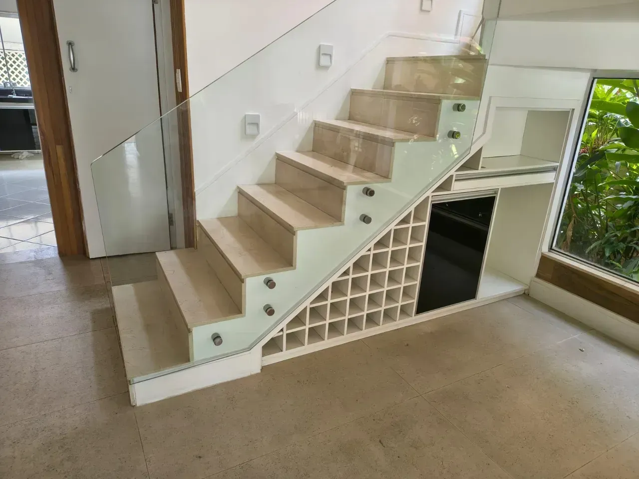 3-floor house with 4 en-suite bedrooms and 5 baths — photo 11