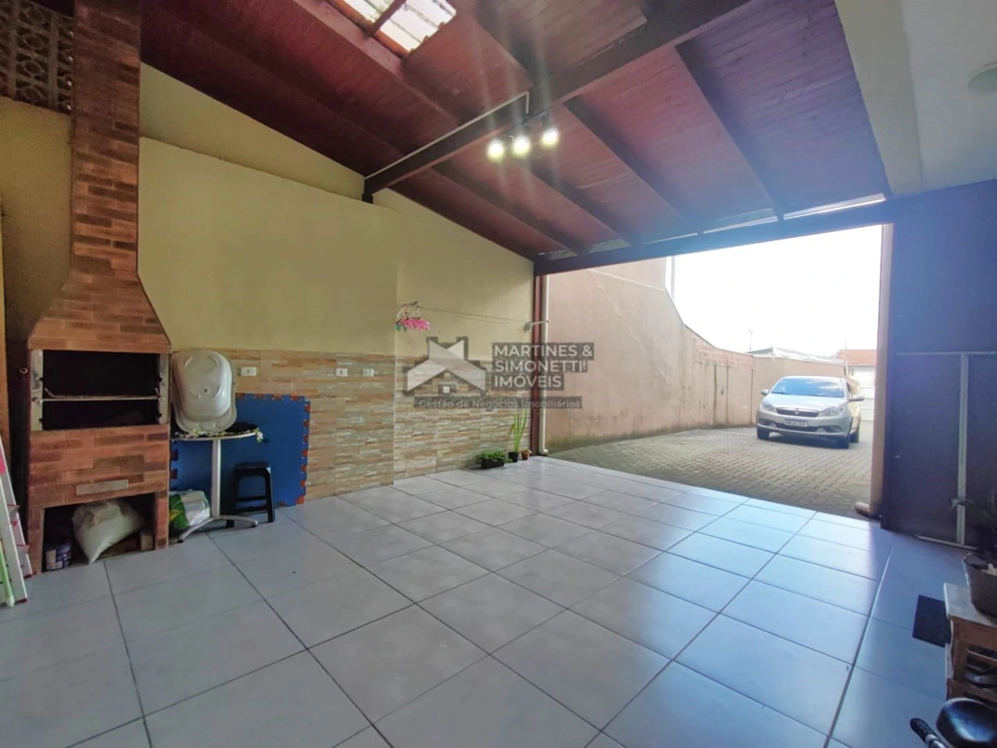 3-bedroom house with a walk-in closet in Curitiba — photo 17