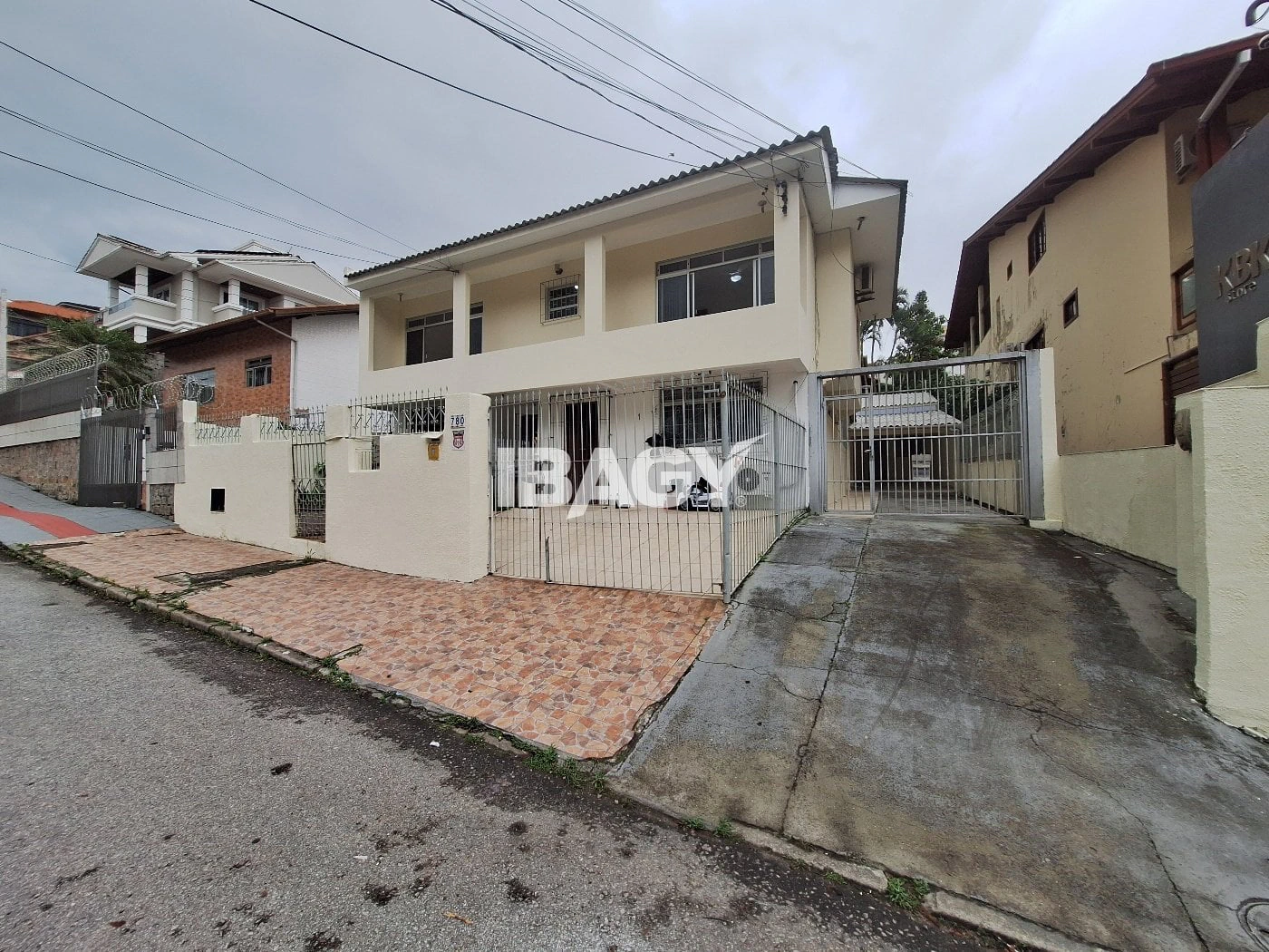 Private BBQ in a 5-bedroom house, 128 m² — photo 8