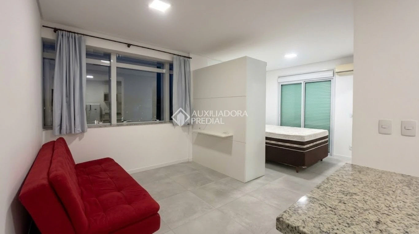 Apartamento amueblado de 1 dormitorio con balcón — photo 3