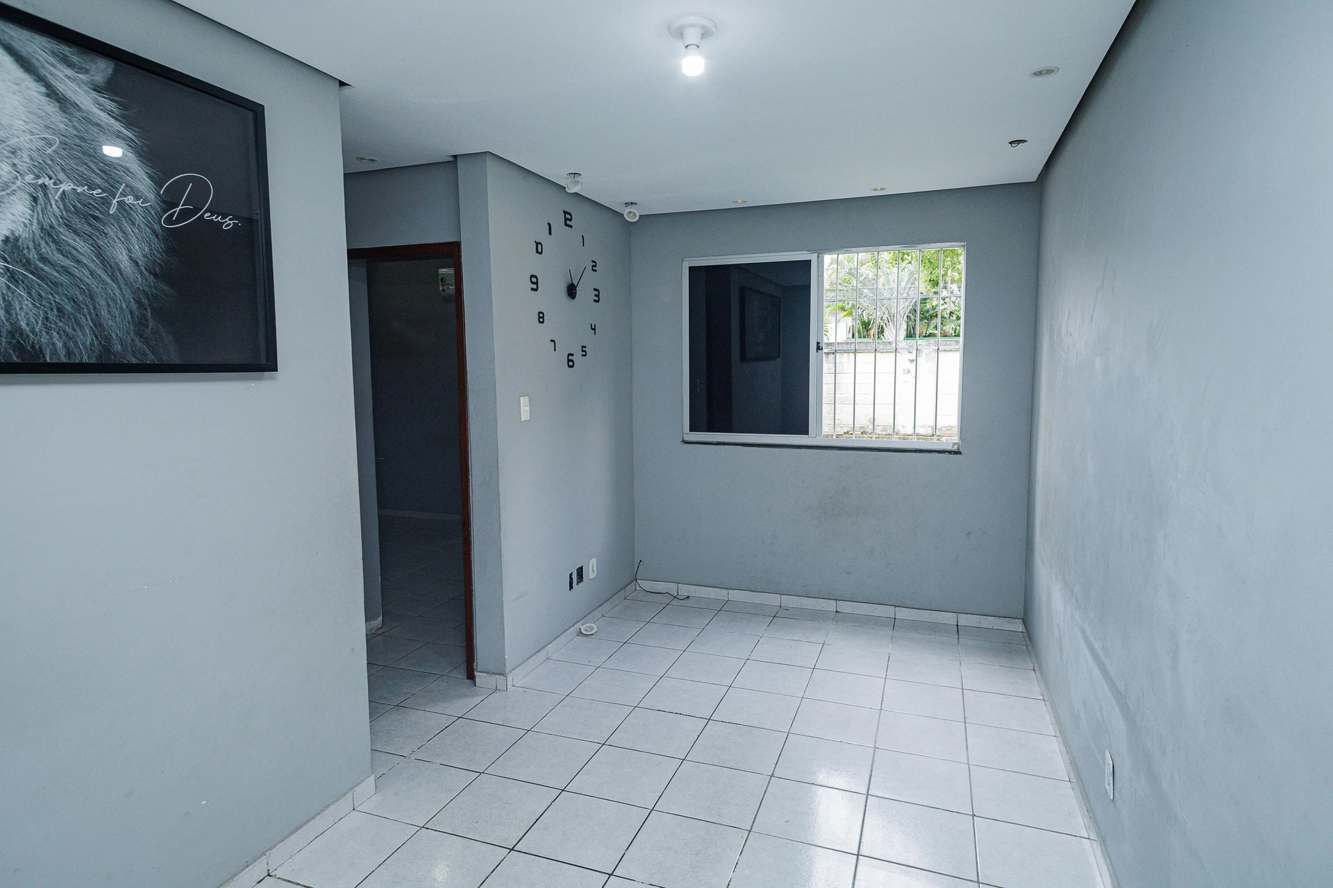 Unfurnished 2-bedroom apartment with 1 bathroom