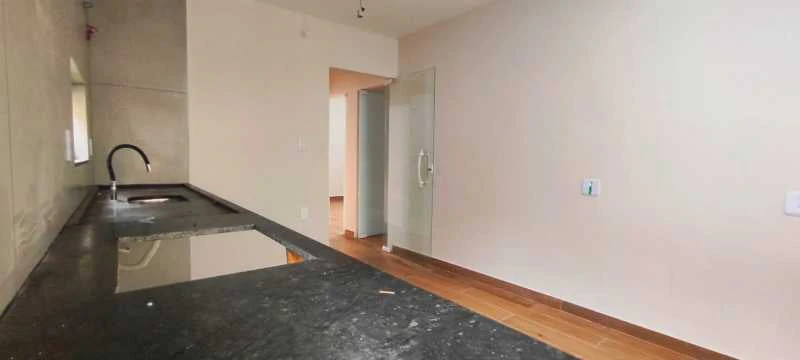 House with 3 bedrooms and a glass shower enclosure — photo 25