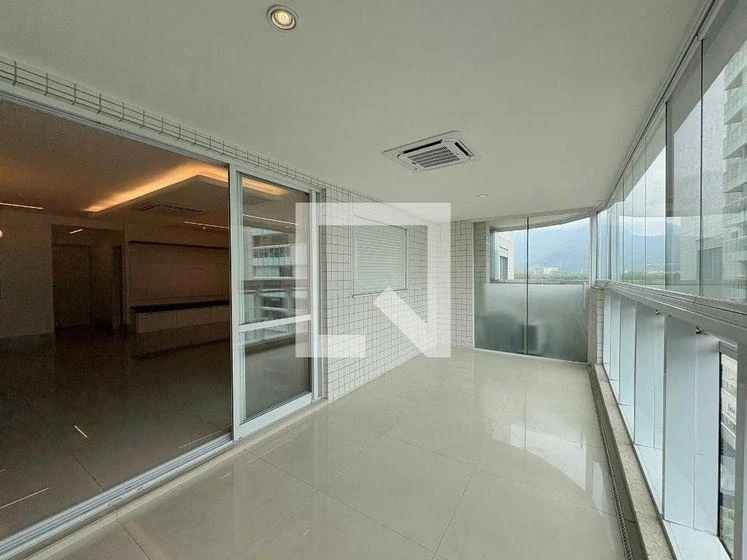 Departamento de 3 dormitorios con balcón cerrado con vidrio — photo 40
