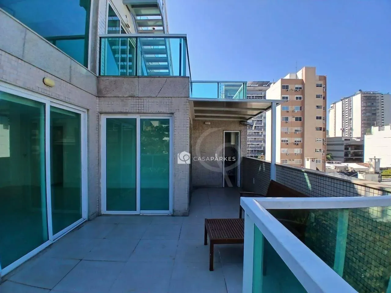 Penthouse with 3 bedrooms and 4 bathrooms — photo 35