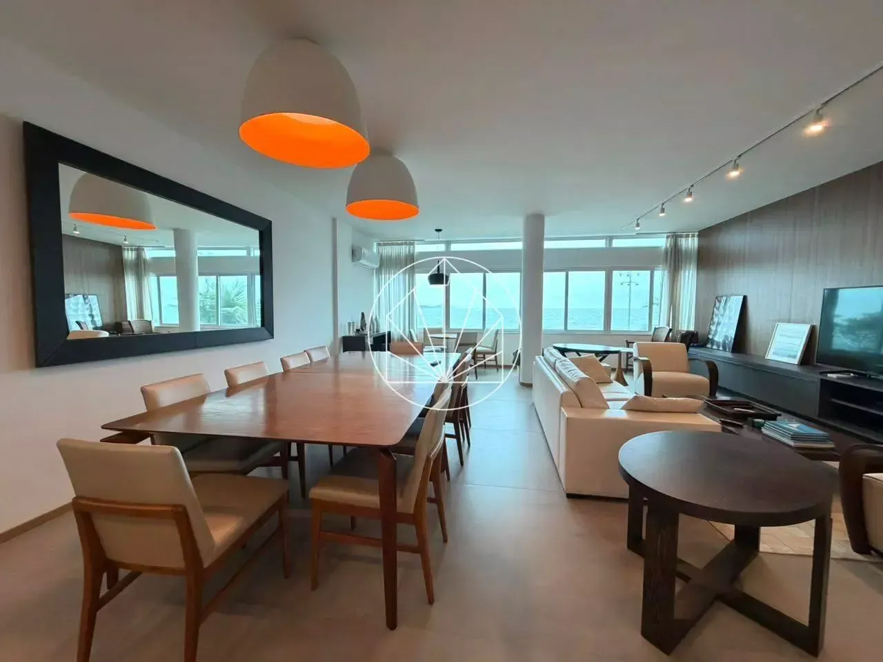 Furnished 160 m² apartment with 3 en-suite bedrooms — photo 14