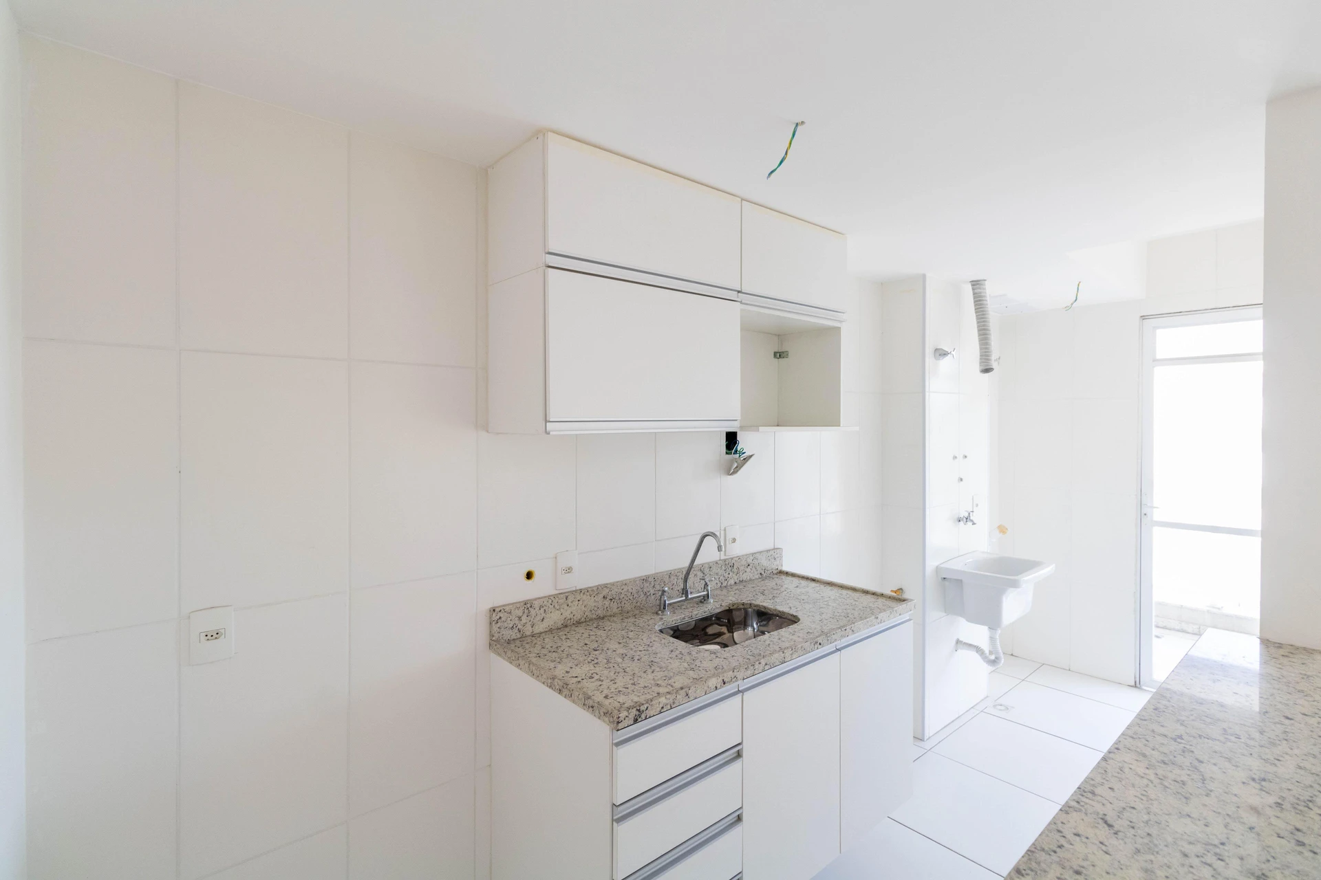 Renting apartment with 4 bedrooms and 3 bathrooms — photo 17