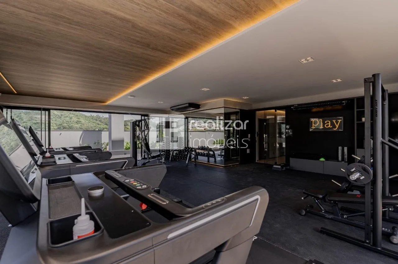 Glass-enclosed balcony in a 2-bedroom apartment, 70 m² — photo 7