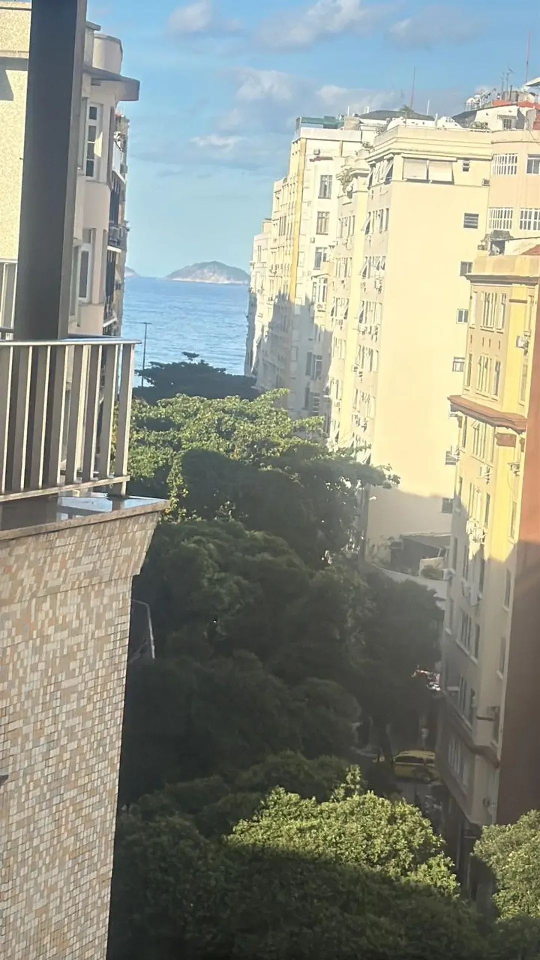 Water view in a 2-bedroom apartment, 90 m²
