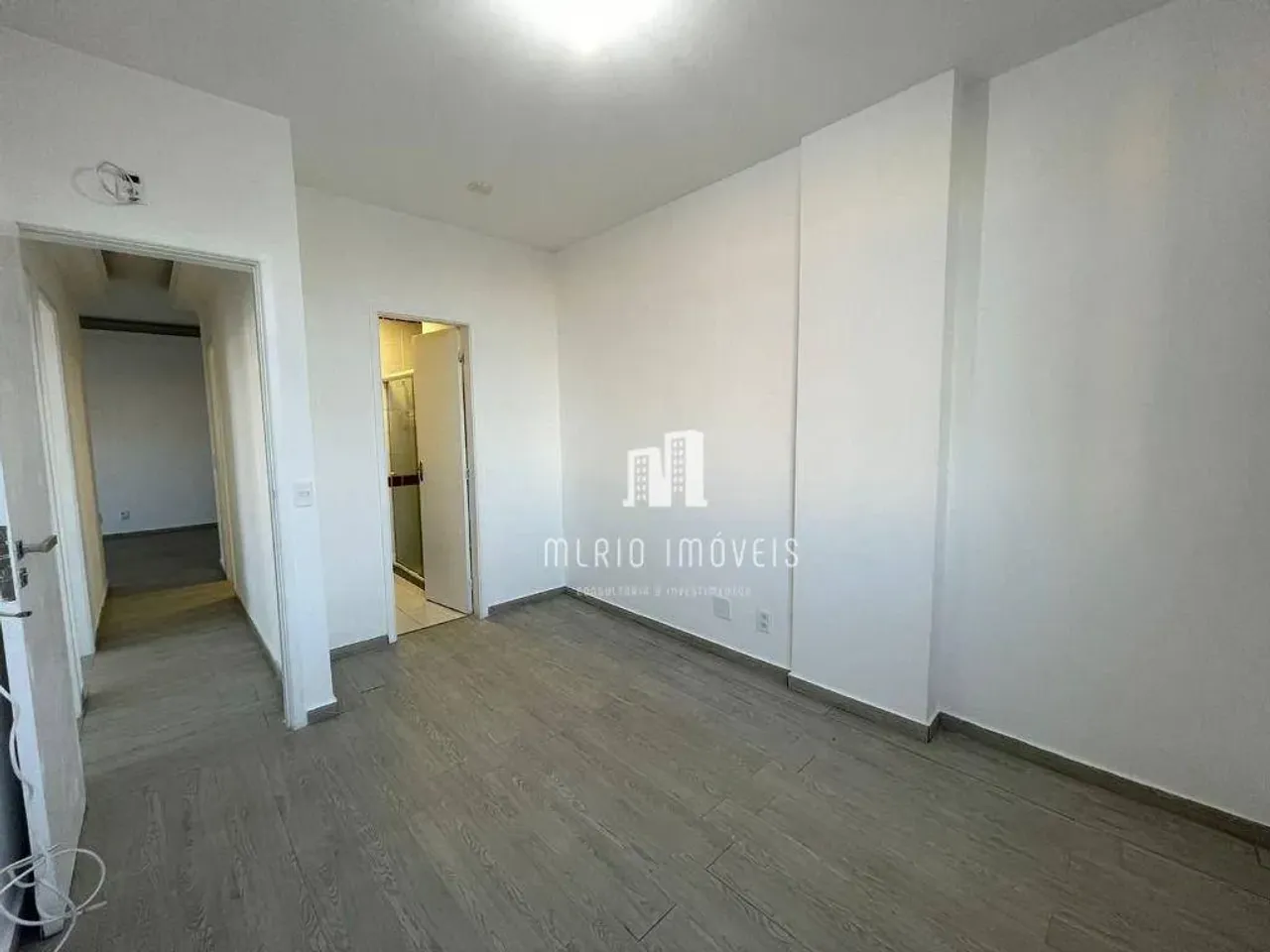 3-bedroom apartment with tile floors and balcony — photo 19