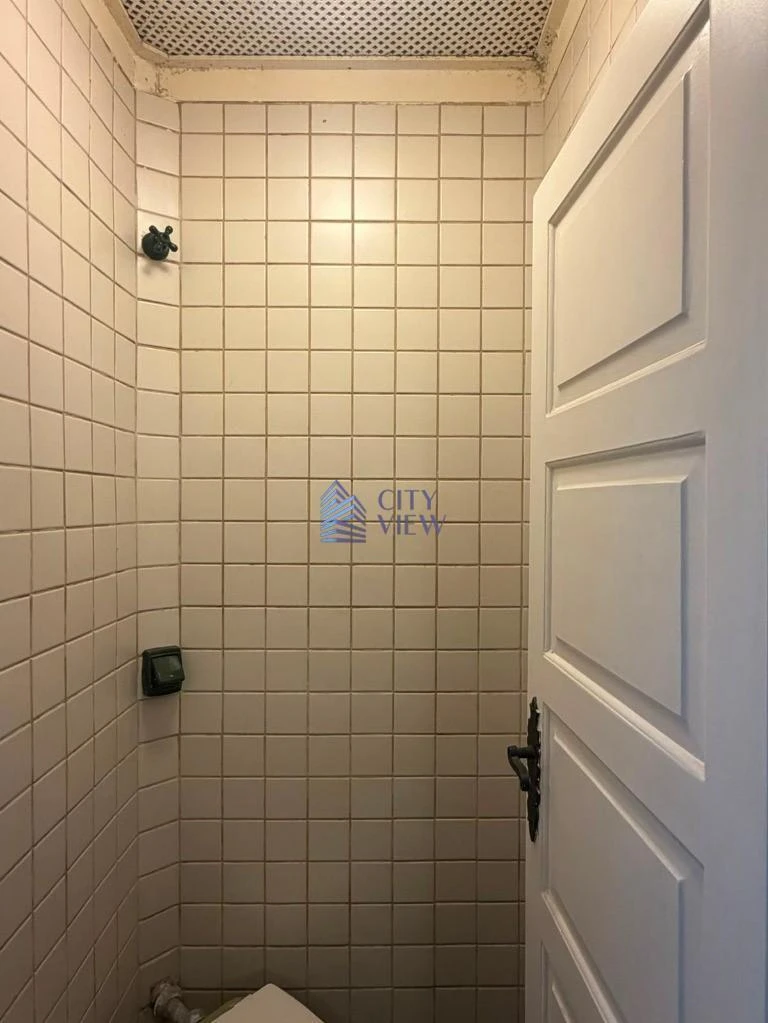 4-bedroom 500 m² house with 5 bathrooms — photo 47
