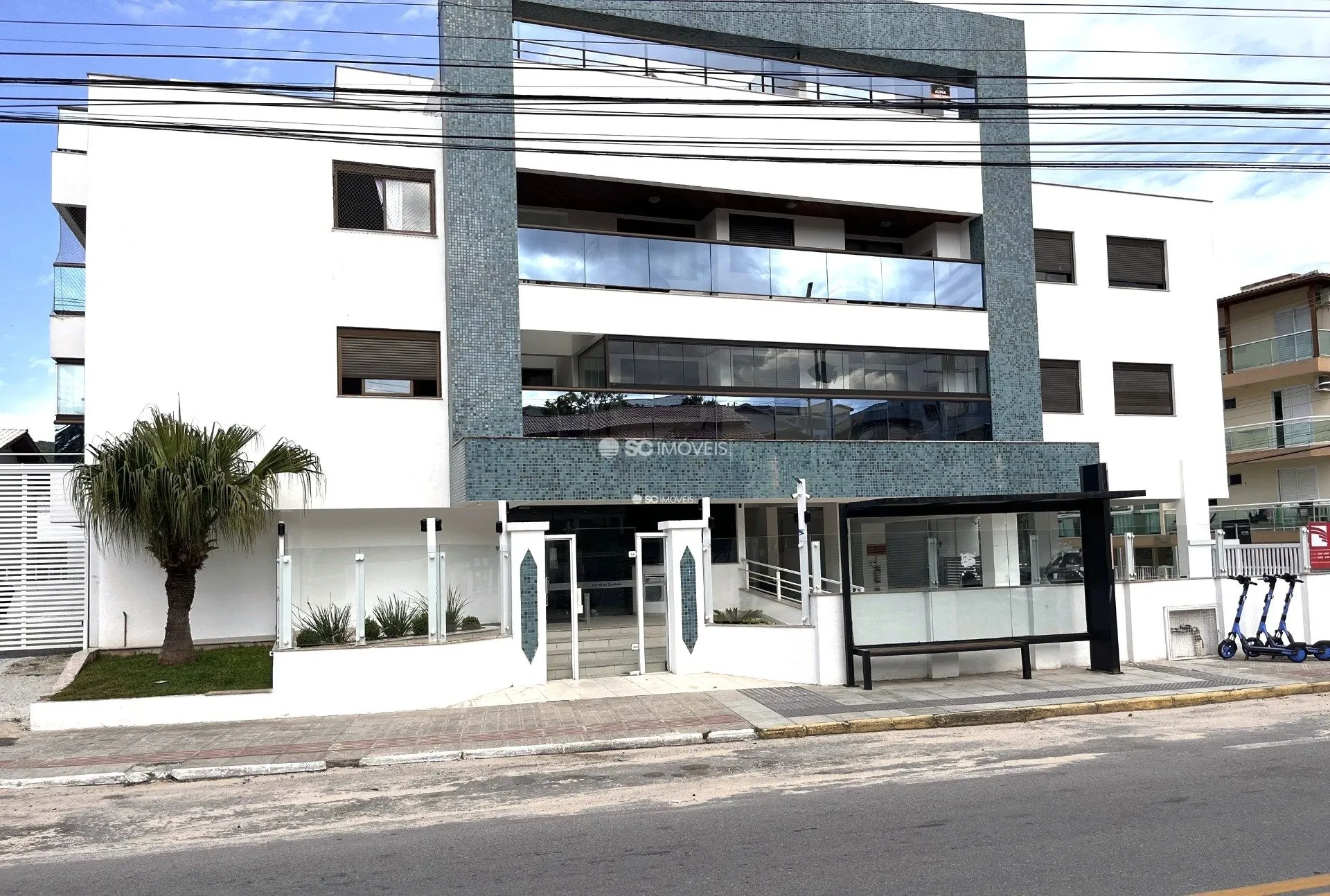 Furnished 1-bedroom apartment with 45 m² and parking space — photo 29