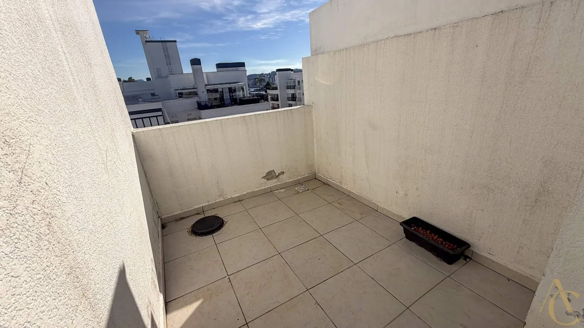 Furnished apartment with 3 en-suite bedrooms — photo 33