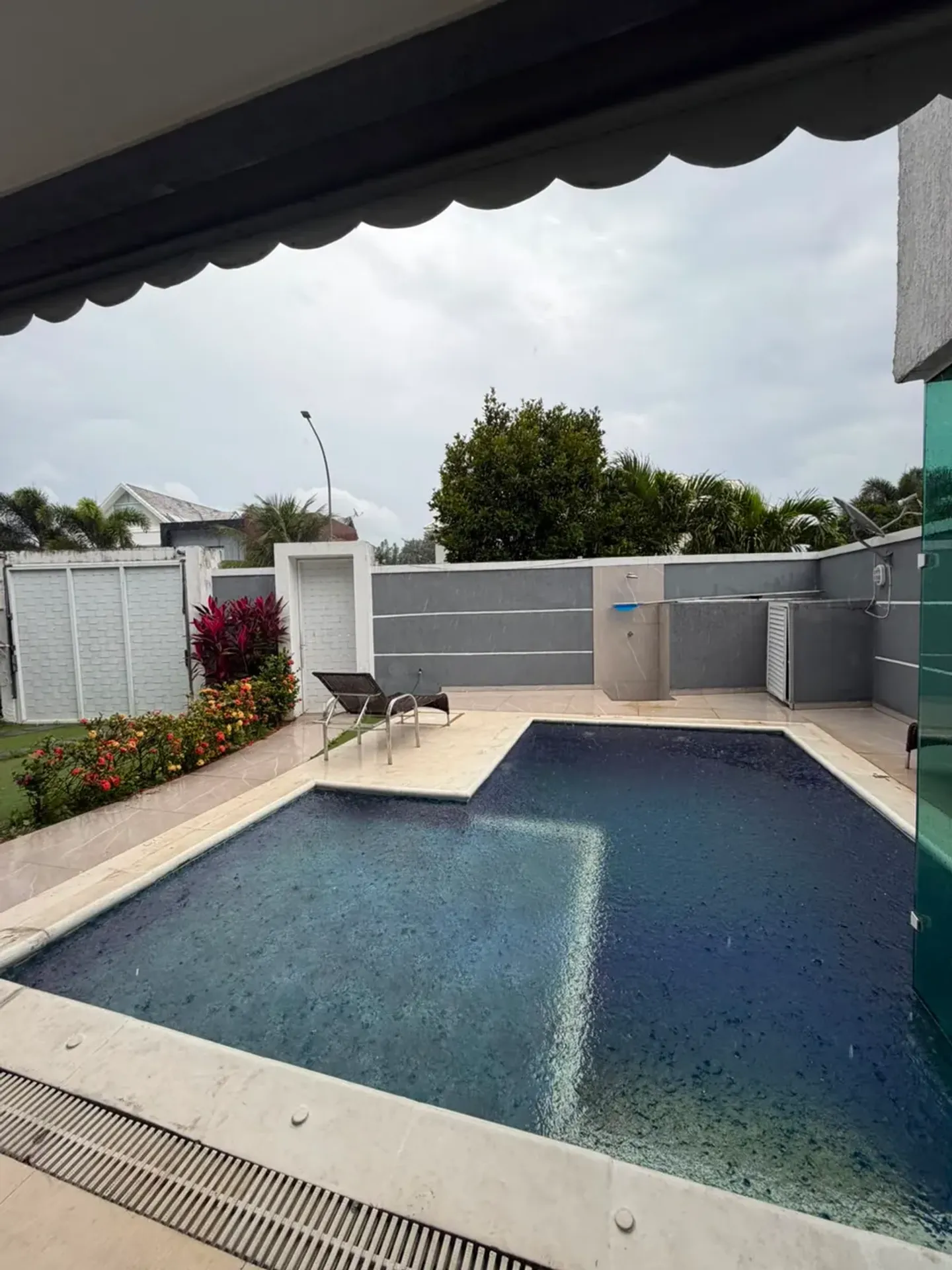 Rental house with 5 bedrooms and 5 bathrooms — photo 34