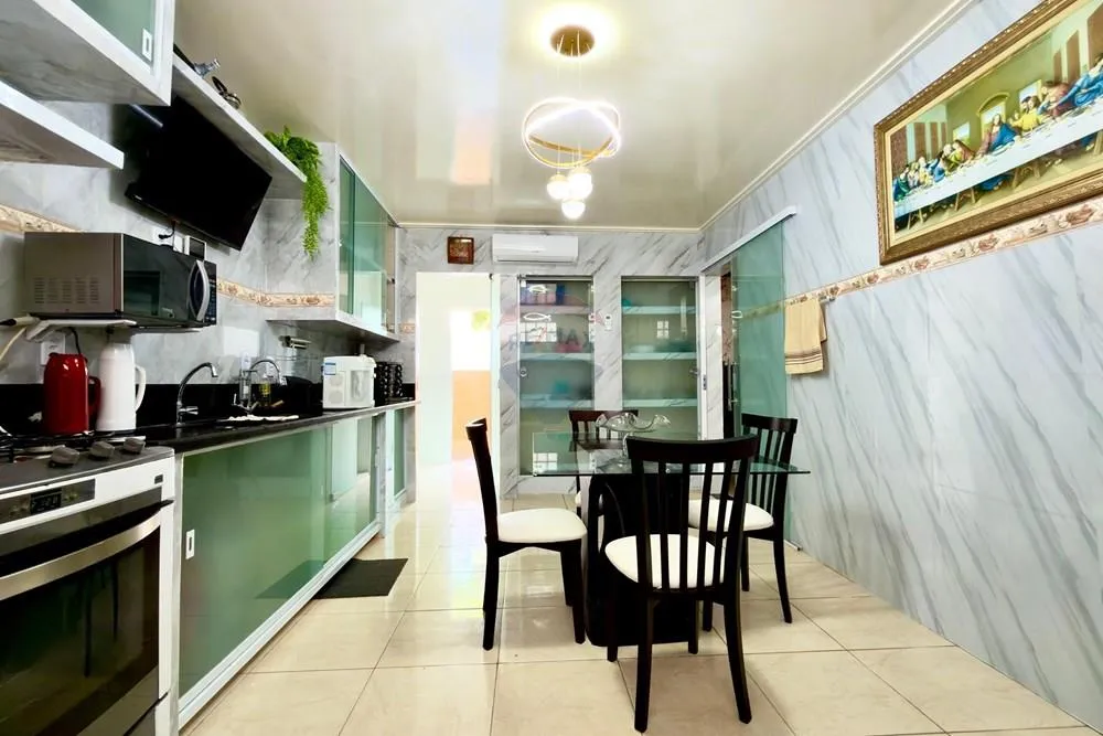 Casa mobiliada de 750 m² com 5 suítes e cozinha fechada — photo 5