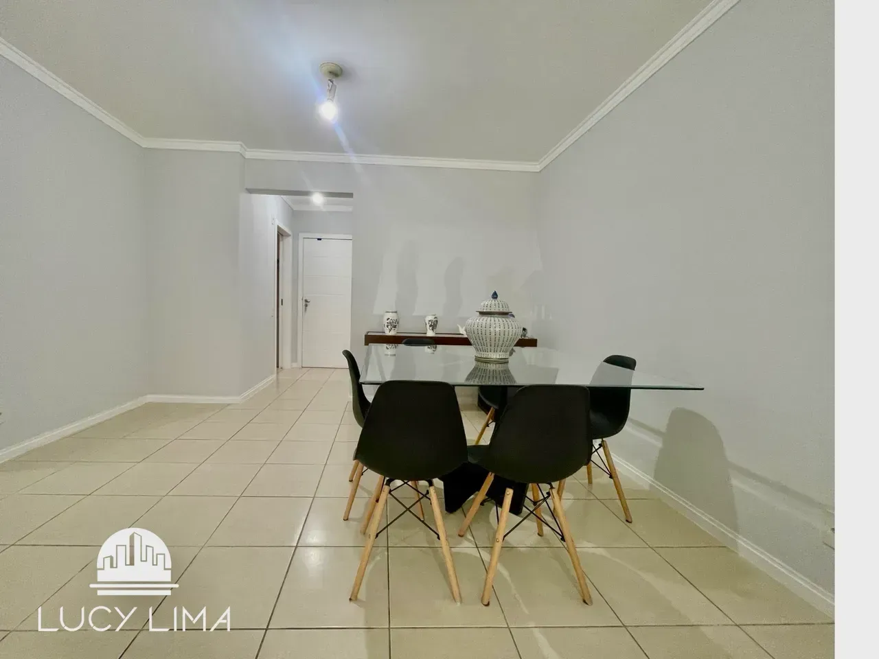 Furnished apartment, 100 m², with floor-to-ceiling windows — photo 12