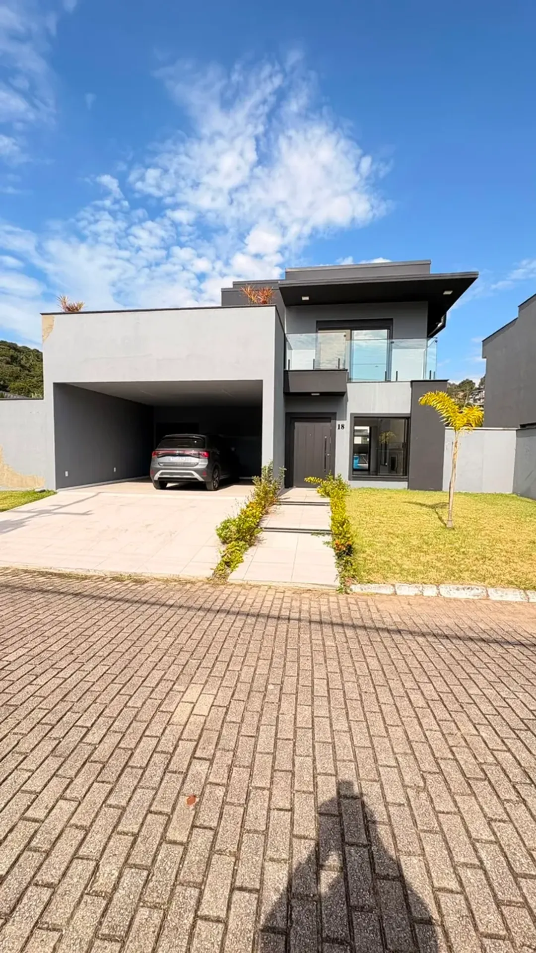 5-suite house with open-plan kitchen and 480 m² — photo 5