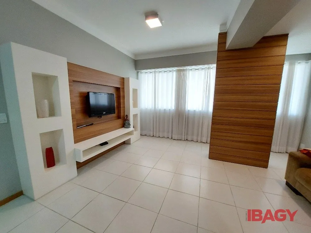 Home office in a 3-bedroom apartment, 77 m² — photo 19