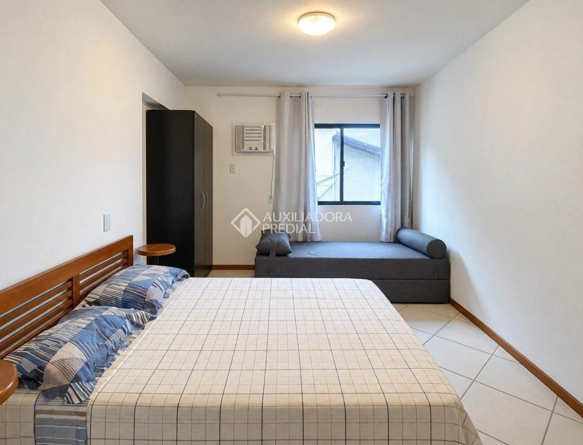 2-bedroom apartment with a washing machine in Florianópolis — photo 18