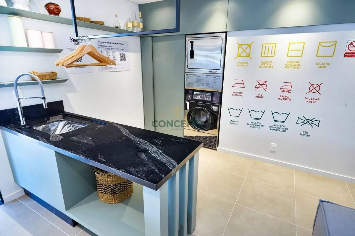 One-bedroom apartment with a washing machine — photo 11