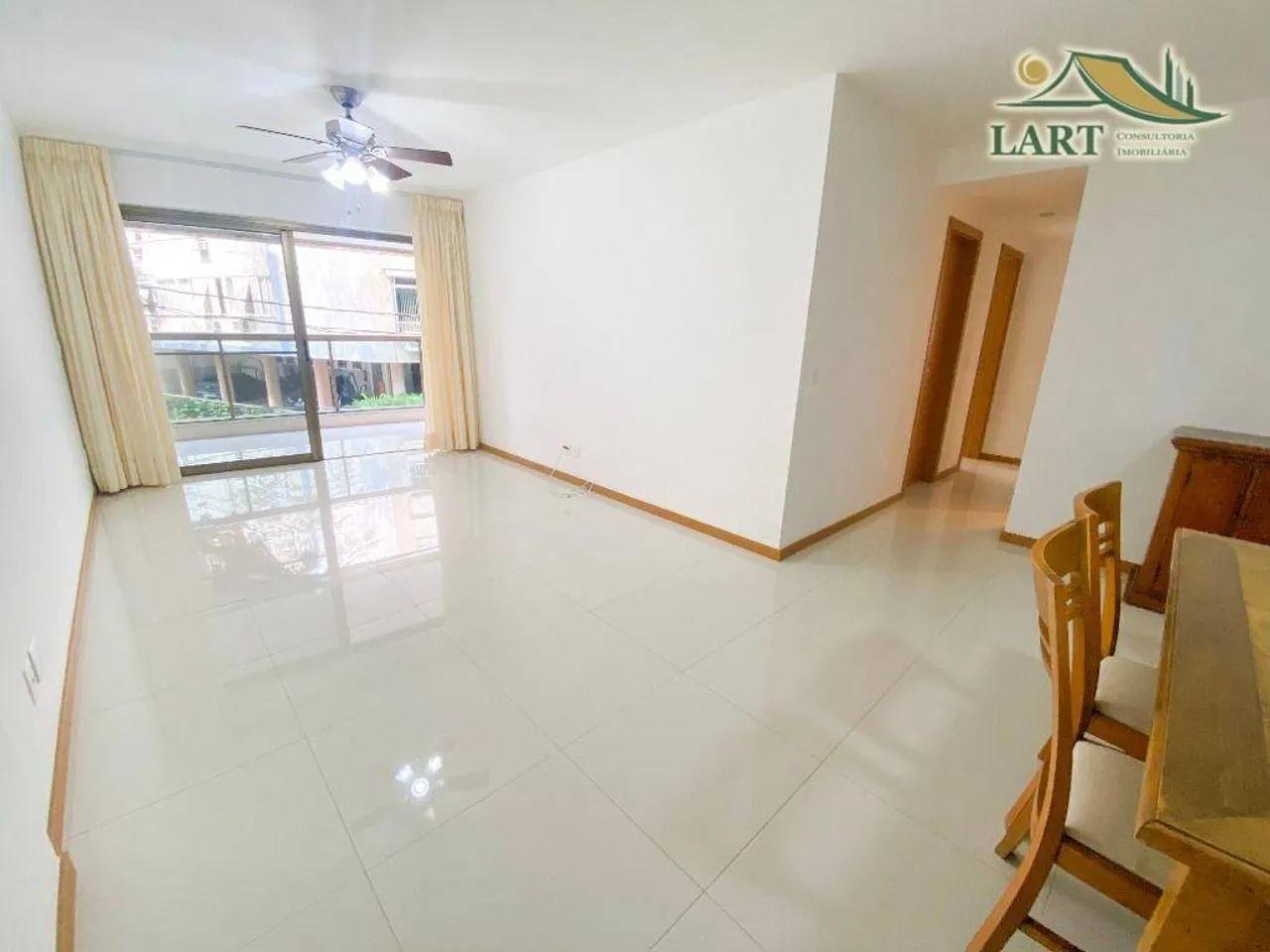 Apartamento sem mobília com 4 dormitórios e varanda — photo 6